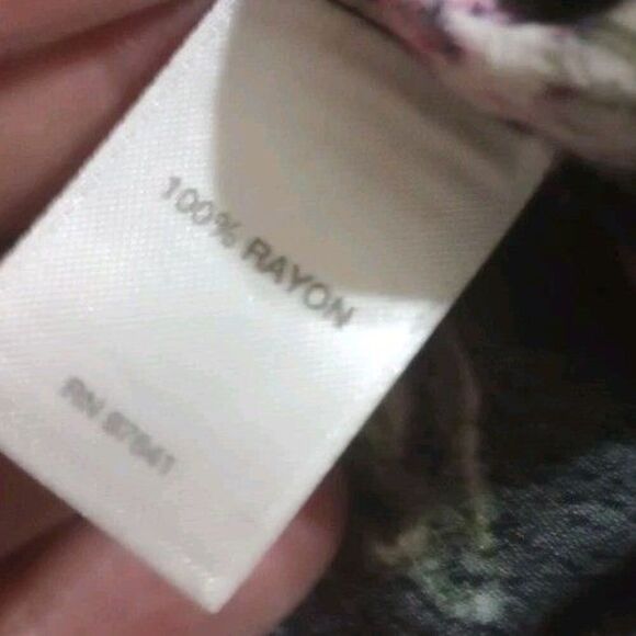 J.Jill Blouse Layered Asymmetrical Crepe Floral Black 100% Rayon Size Small - Picture 5 of 5